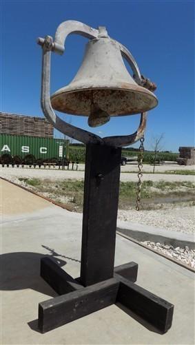 Upright Bell, Vintage School Church Dinner Farm Bell, Cast Iron, 16 Diameter