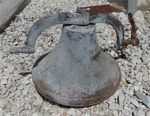 Upright Bell, Vintage School Church Dinner Farm Bell, Cast Iron, 16 Diameter
