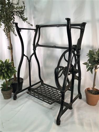 Treadle Sewing Machine, Cast Iron Base, Industrial Age Singer Steampunk RD