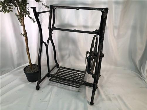 Treadle Sewing Machine, Cast Iron Base, Industrial Age Singer Steampunk RD