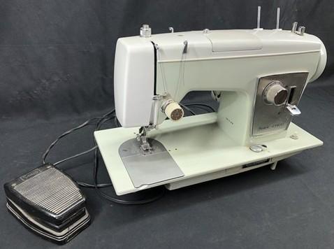 Sears Kenmore Sewing Machine Model 158.17501 w/ Foot Pedal, Vintage Working
