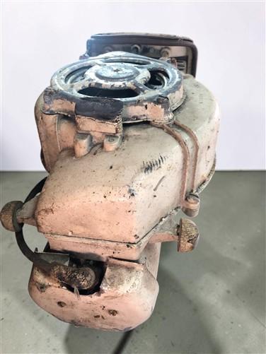 1960s Clinton Apache Boat Motor Model J9-1106, Classic Outboard Boat Motor