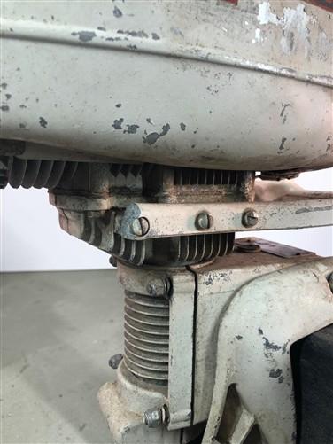 1960s Clinton Apache Boat Motor Model J9-1106, Classic Outboard Boat Motor