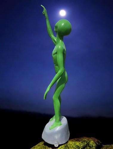 Alien Statue, Green Space Men, UFO Extraterrestrial Alien Art, Cast Aluminum, K