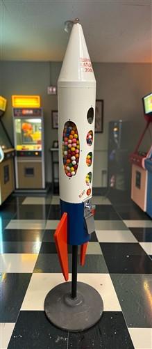 Northwestern Saturn 2000 Rocket Gumball Machine Vending Machine on Stand Coin Op
