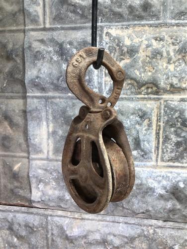 Cast Iron Antique Vintage Pulley, Hay Trolley Carrier Rustic Farmer Country a29