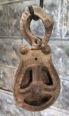 Cast Iron Antique Vintage Pulley, Hay Trolley Carrier Rustic Farmer Country a29