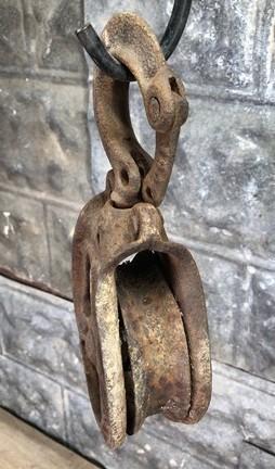 Cast Iron Antique Vintage Pulley, Hay Trolley Carrier Rustic Farmer Country a29