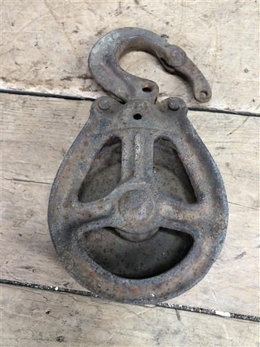 Cast Iron Antique Vintage Pulley, Hay Trolley Carrier Rustic Farmer Country a29
