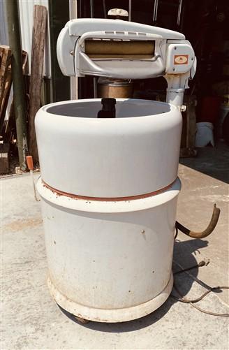 Montgomery Ward Signature Washing Machine, Vintage Washing Machine Model LNC841A
