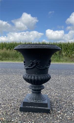 17" Tall Cast Iron Fluted Urn, Flower Pot Planter, Garden Patio Yard Art G1