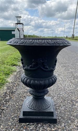 17" Tall Cast Iron Fluted Urn, Flower Pot Planter, Garden Patio Yard Art G1