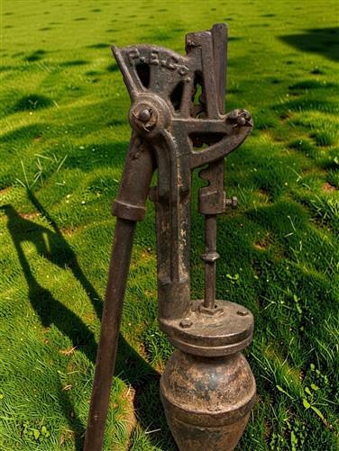Well Water Pump, Windmill Pitcher Pump, Patel Foundry, Cast Iron Garden Art F1