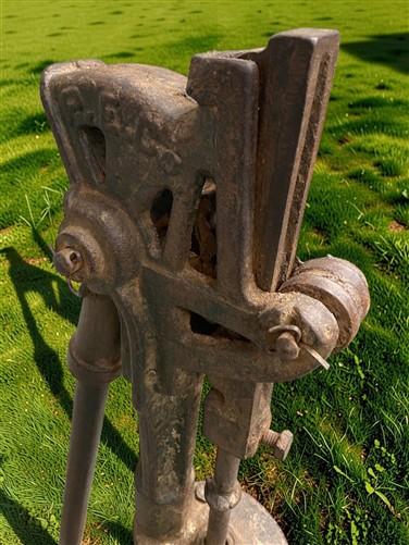 Well Water Pump, Windmill Pitcher Pump, Patel Foundry, Cast Iron Garden Art F1