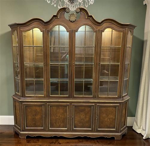 Lighted Vintage Display China Cabinet Curio Hutch Glass Shelves Burl Wood Style
