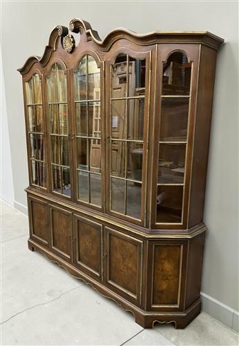 Lighted Vintage Display China Cabinet Curio Hutch Glass Shelves Burl Wood Style