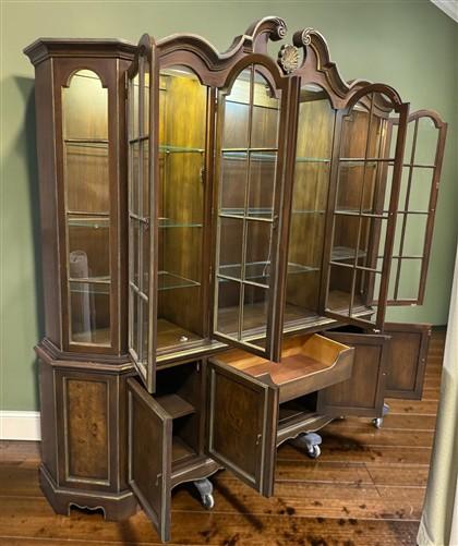 Lighted Vintage Display China Cabinet Curio Hutch Glass Shelves Burl Wood Style