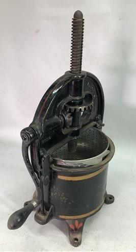 Enterprise 6 Qt No 31 Lard Press Cast Iron Sausage Stuffer Fruit Apple Cider B