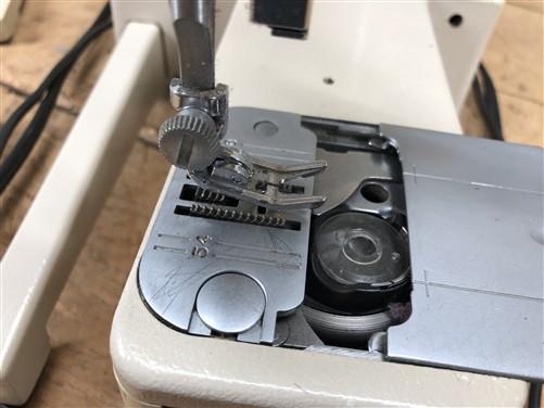 1970s Singer Stylist 533 Zig Zag Sewing Machine, Vintage w Electric Foot Pedal