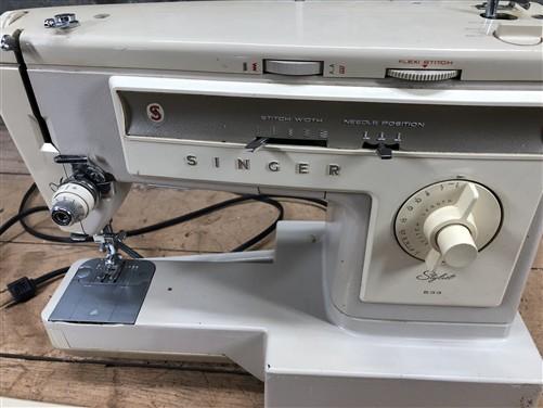 1970s Singer Stylist 533 Zig Zag Sewing Machine, Vintage w Electric Foot Pedal