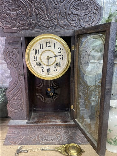 New Haven Mantel Clock, Vintage Wind Up Kitchen Parlor Clock w/ Pendulum & Key B