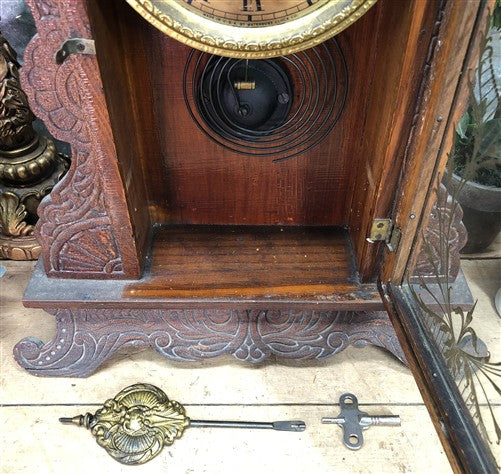 Waterbury Mantel Shelf Clock, Vintage Wind Up Kitchen Parlor w/ Pendulum & Key I