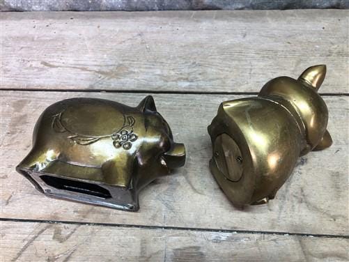Art & Collectibles > Collectibles > Figurines & Knick Knacks - 2 Piggy Banks, Salesman Sample, Doorstep Toy Coin Money Arc...