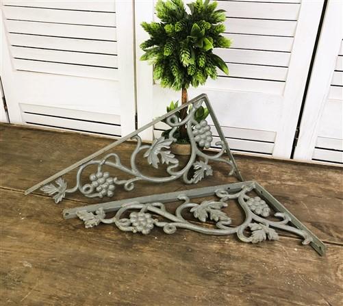 Shelf bracket - Set of 2 Elegant Eastlake Metal Shelf Brackets, Vintage Ornate Wall Brackets, a5 by The Old Grainery (East...