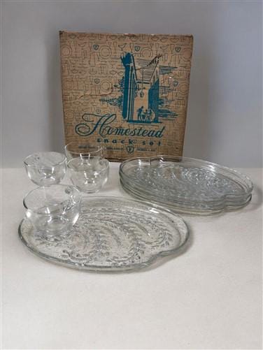Home & Living > Kitchen & Dining > Dining & Serving - 1950s Homestead Retro Snack Set, 4 Plates 4 Cups Federal Glass, Orig...