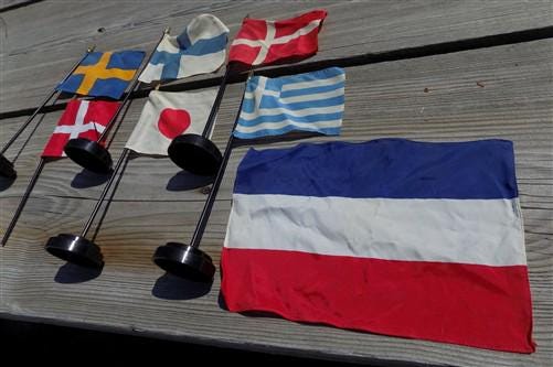Art & Collectibles > Collectibles > Memorabilia - Lot Mini Flags Denmark Greece Finland Japan Netherlands Sweden, Vintage...