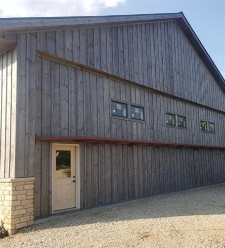 New Rustic Gray Barn Siding, Weather Lumber Wood Plank, Barn-Style Siding