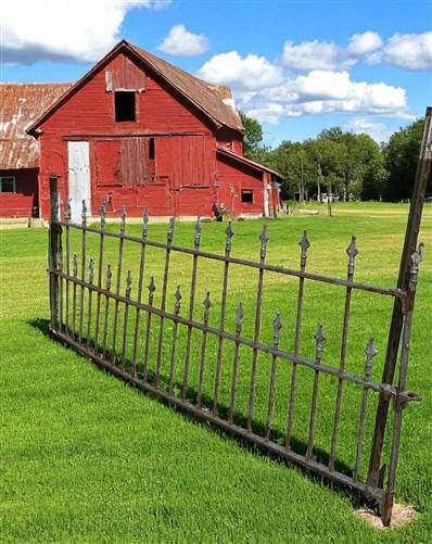 Home & Living > Outdoor & Gardening > Garden Decoration > Yard Art - Wrought Iron Vintage Fence Panel (95x36.5) Architectu...