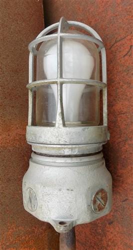 Appleton Electric Form 100 Industrial Light, Explosion Proof Light Fixture