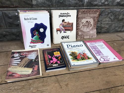 Books, Movies & Music > Books > Guides & How Tos - Lot Sheet Music, Alfreds Basic Piano, Black Americana, Lennon & McCartn...