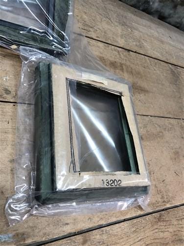 Home & Living > Home Decor > Picture Frames & Displays > Picture Frames - 12 Green Wood 4.5x3.5 Picture Photo Frames with...