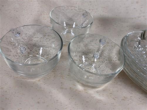 Home & Living > Kitchen & Dining > Dining & Serving - 1950s Homestead Retro Snack Set, 4 Plates 4 Cups Federal Glass, Orig...