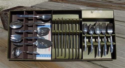 Home & Living > Kitchen & Dining > Dining & Serving > Flatware & Silverware - Rogers & Bro, Stainless Silverware, Set 61 P...