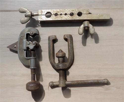 Lot Vintage Machinist Tools, Calipers, Pipe Cutter, Rex 10 Extractors, More