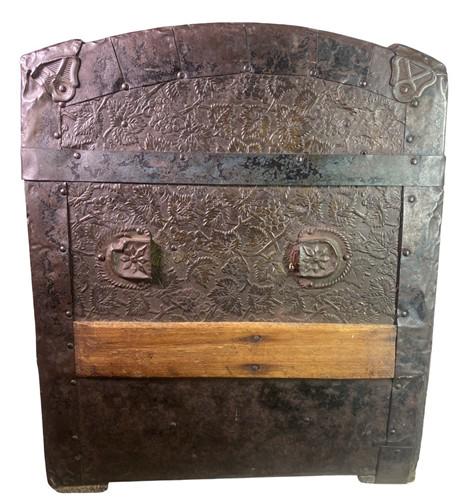 Small Steamer Trunk, Immigrant Trunk, Vintage Wood Metal Blanket Storage Chest A