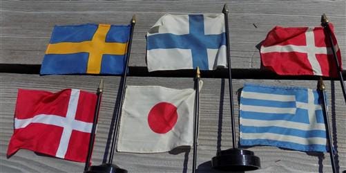 Art & Collectibles > Collectibles > Memorabilia - Lot Mini Flags Denmark Greece Finland Japan Netherlands Sweden, Vintage...