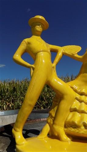 Yellow MCM Spanish Flamenco Dancers TV Lamp, Gold Midcentury Television Light