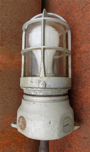 Appleton Electric Form 100 Industrial Light, Explosion Proof Light Appleton Electric Form 100 Industrial Light, Explosion Proof Light