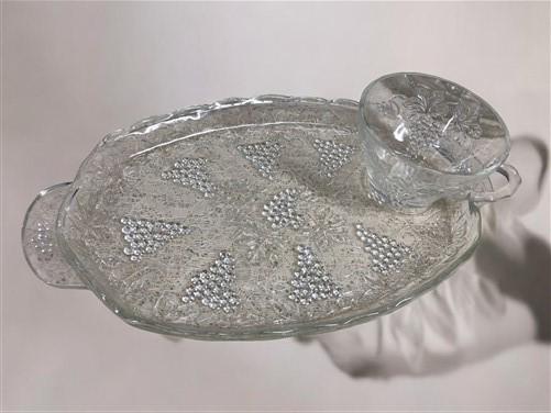 1950s Anchor Hocking Grape & Leaf Snack Set, 4 Plates 4 Cups