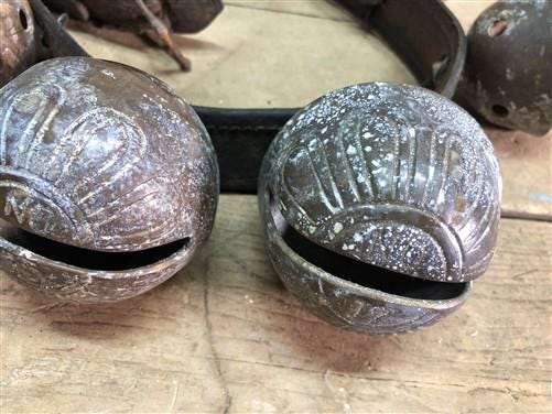 16 Sleigh Bells Horse Rein Leather Strap, Christmas Winter Brass Jingle Bells R