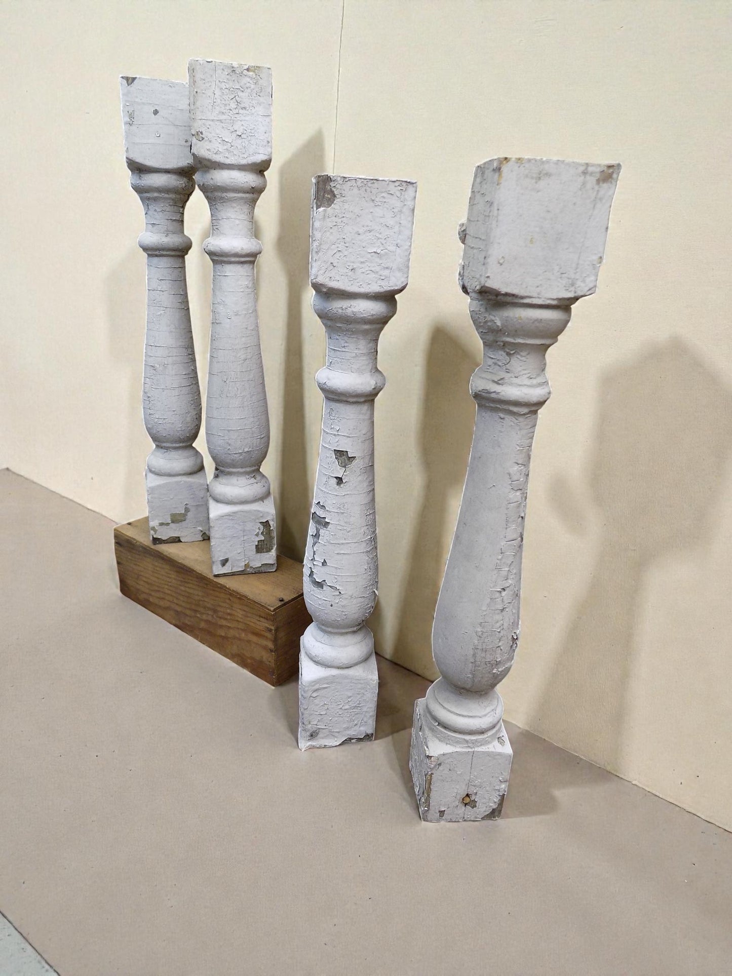 4 White Wood Balusters Reclaimed Spindles Porch Post House Trim k