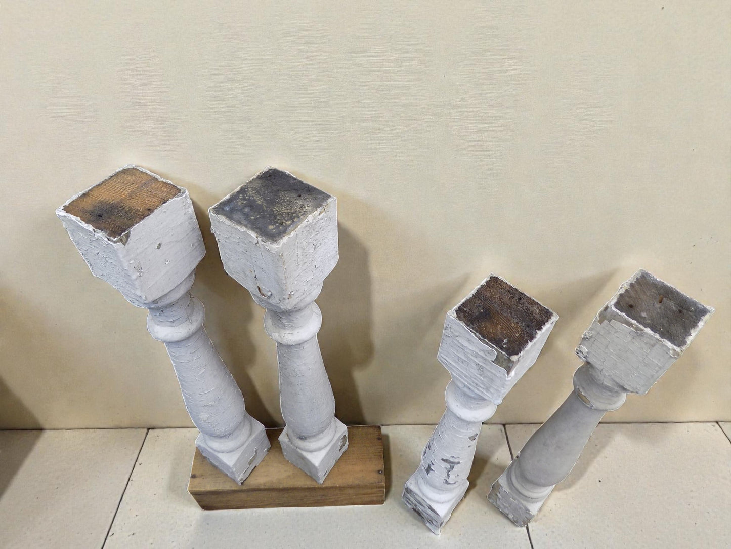 4 White Wood Balusters Reclaimed Spindles Porch Post House Trim k