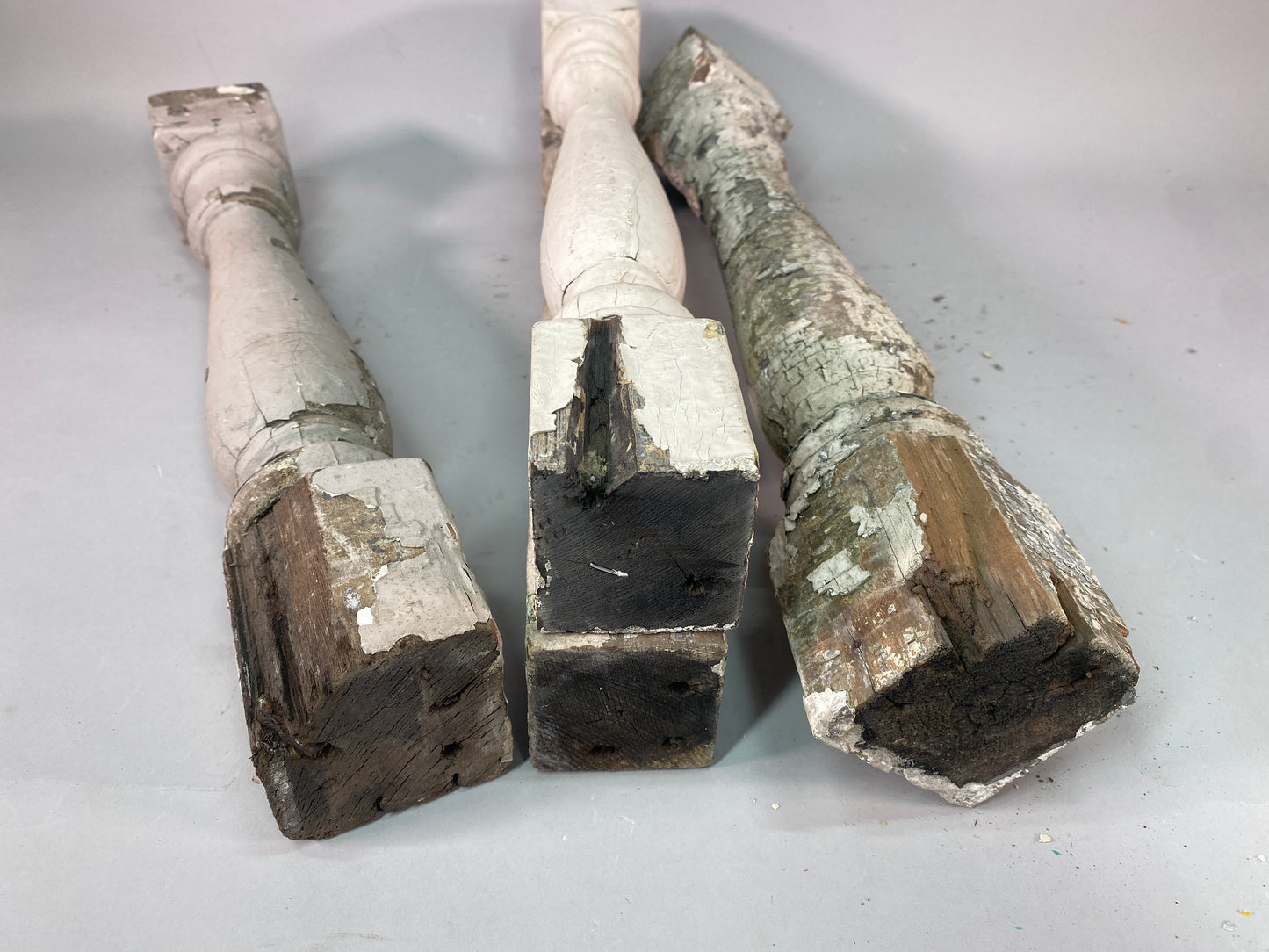 4 White Wood Balusters Reclaimed Spindles Porch Post House Trim A57