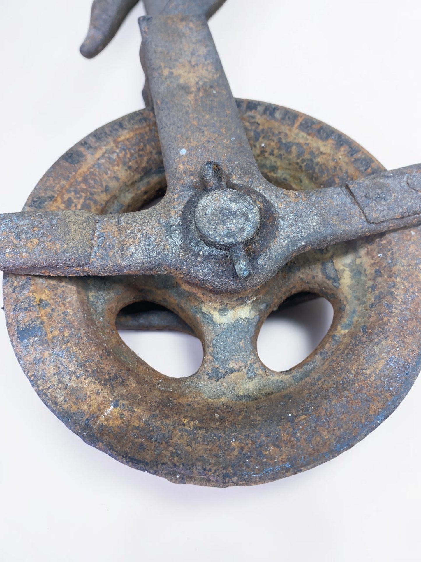 Antique Cast Iron Pulley and Hook, Vintage Barn Pulley, Farmhouse Industrial a3