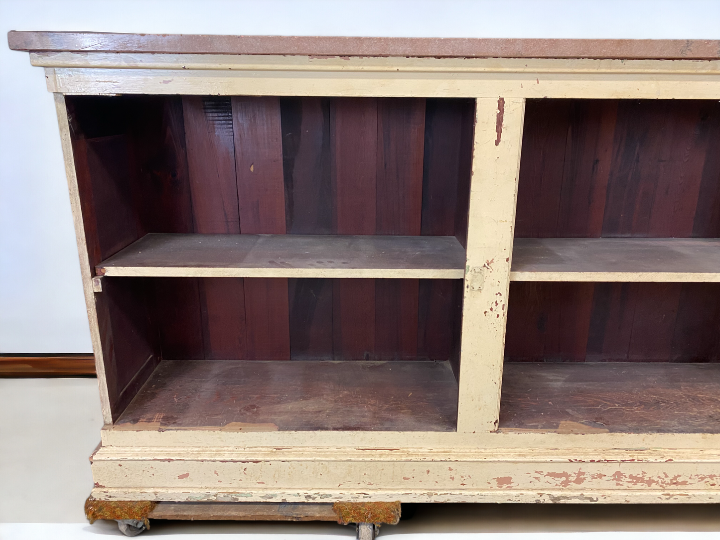 Store Counter Display Table, Tavern Bar, Kitchen Island, Back Bar Store Showcase