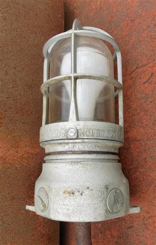 Appleton Electric Form 100 Industrial Light, Explosion Proof Light Fixture